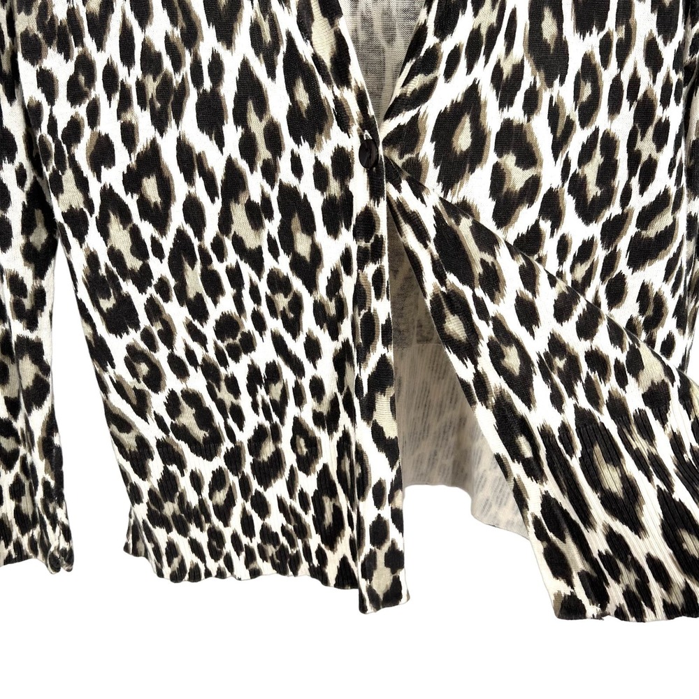 Chicos Sz 1 MEDIUM 8/10 Leopard Animal Print One Button Sweater Blouse Shirt Top - Picture 7 of 8
